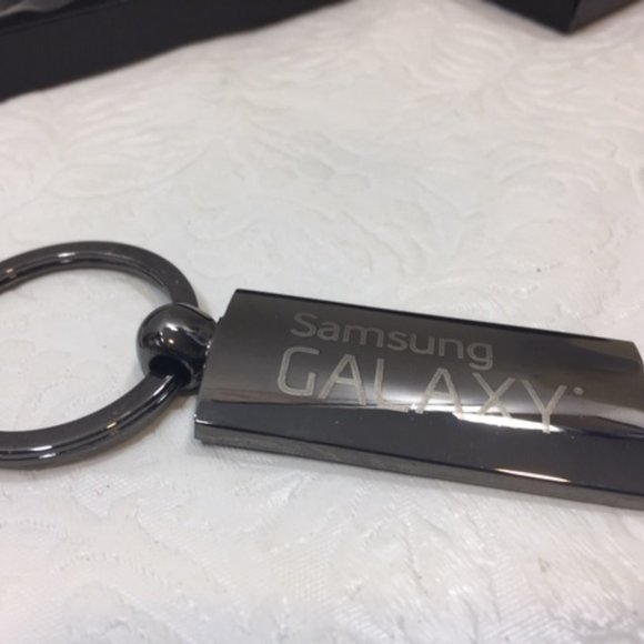 Samsung Galaxy Silver Toned Key Chain NEW in Box 3" - Picture 3 of 7